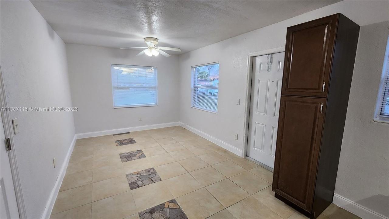 10422 Sw 180th St #10422 - Photo 3 of 8