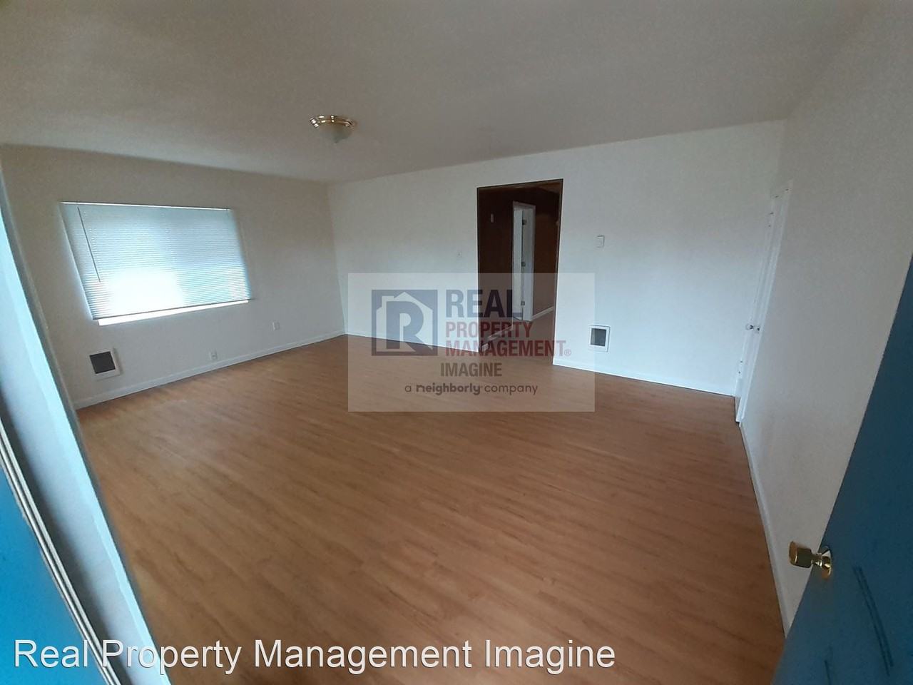 303 N Rock St - Photo 3 of 19