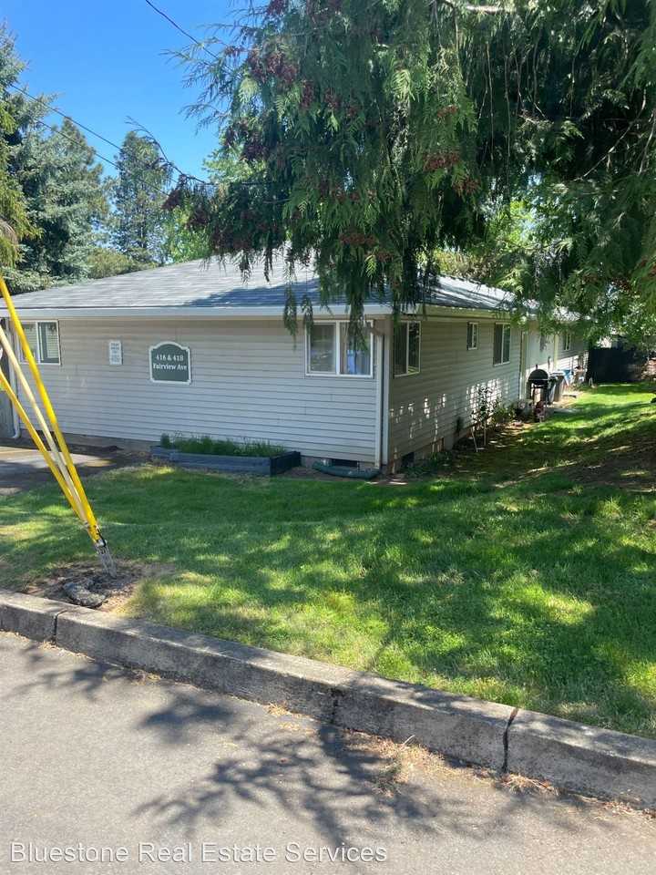 Fairview Apartments (ENL3) 388400, 412414, 416418 Fairview Ave. SE 412414, Salem, OR