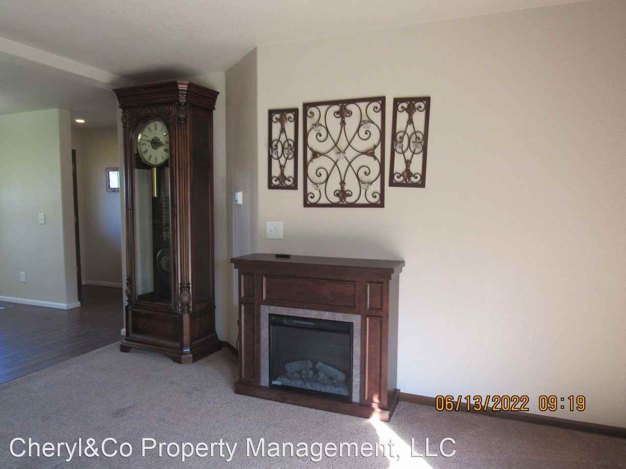 220 Van Horn Ln - Photo 2 of 14