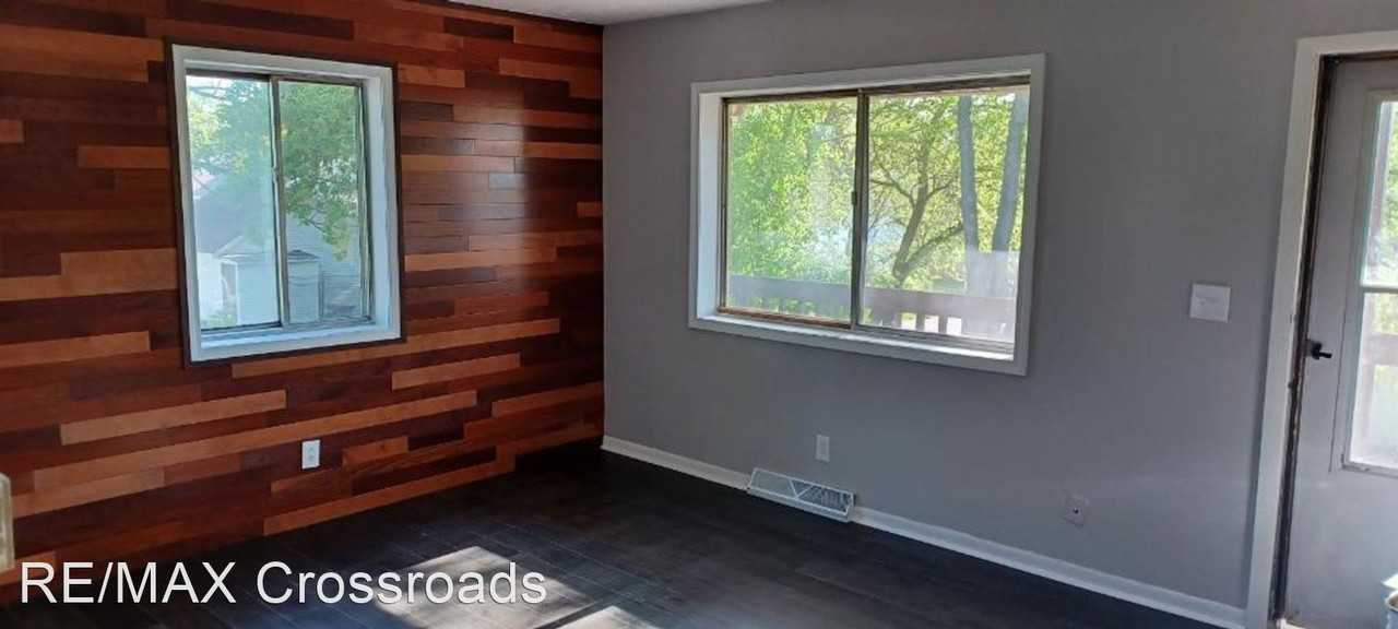 1247 W. Waterloo Rd - Photo 3 of 11