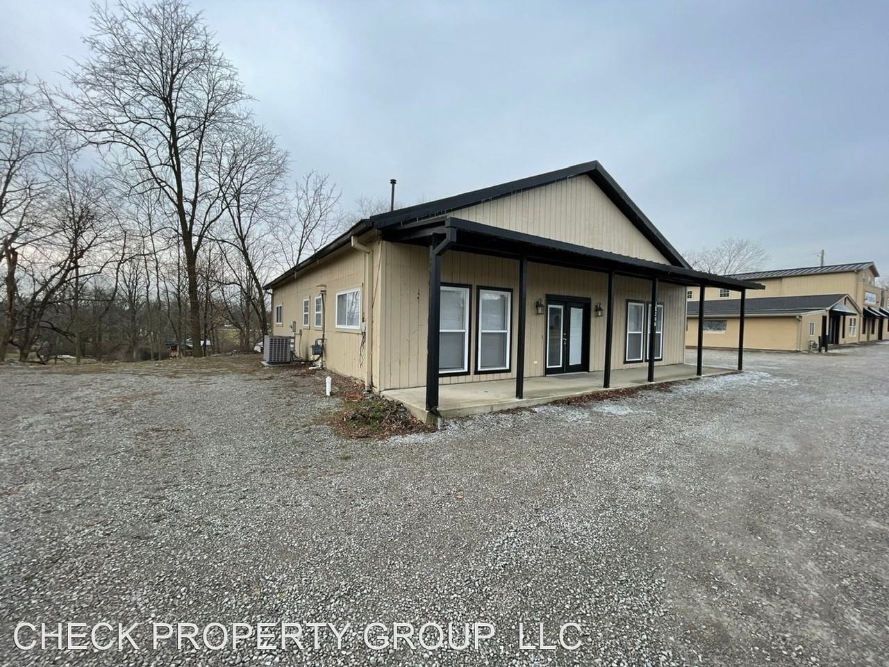 18206 Shelbyville Rd - Photo 2 of 17