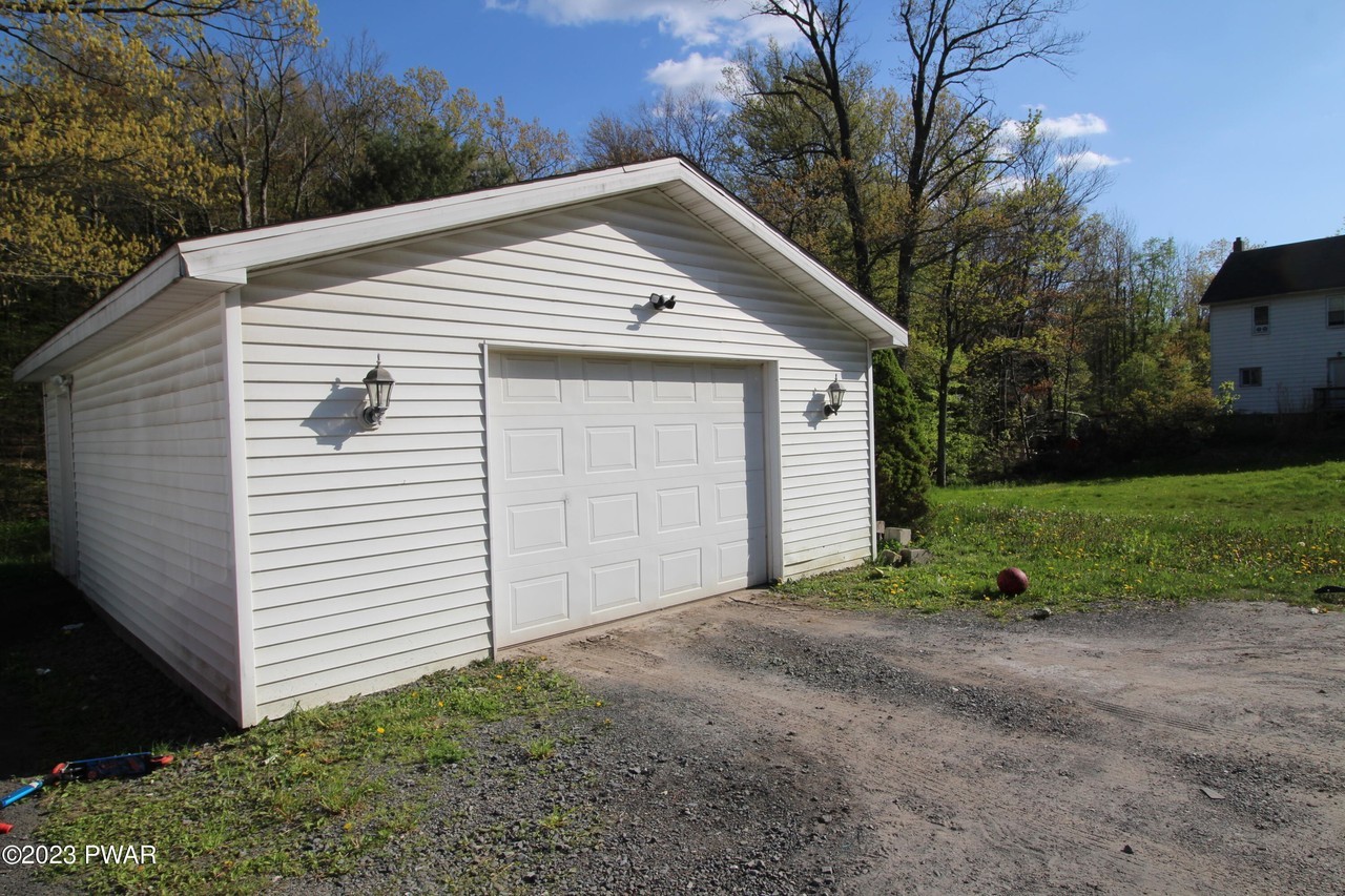 1266 Mount Cobb Rd - Photo 2 of 21