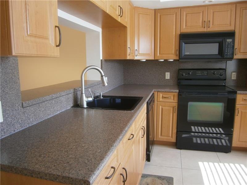 2902 Victoria Cir - Photo 2 of 21