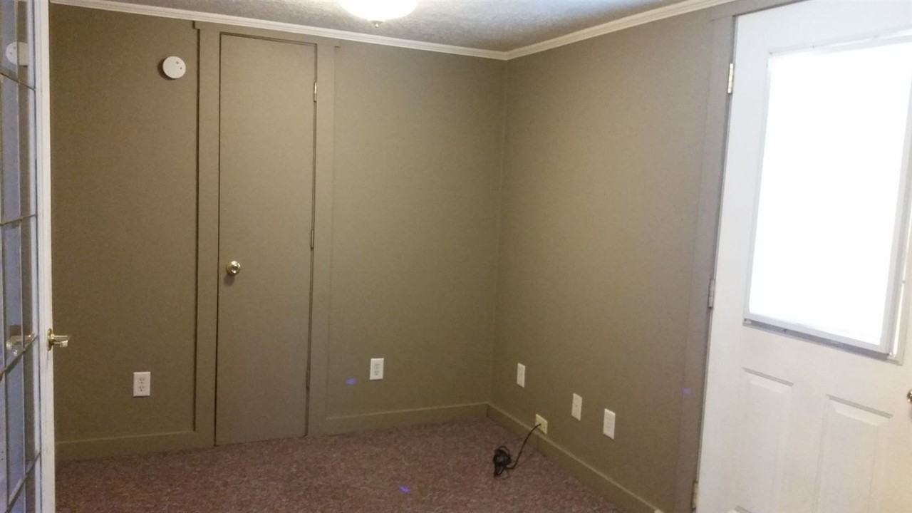 706 N Erie St - Photo 2 of 16