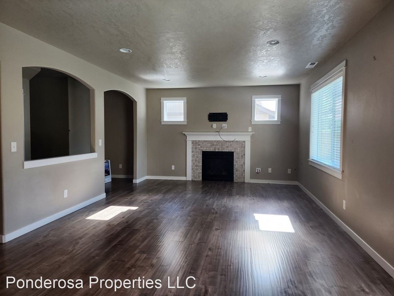 1185 W Hill Ave - Photo 3 of 10