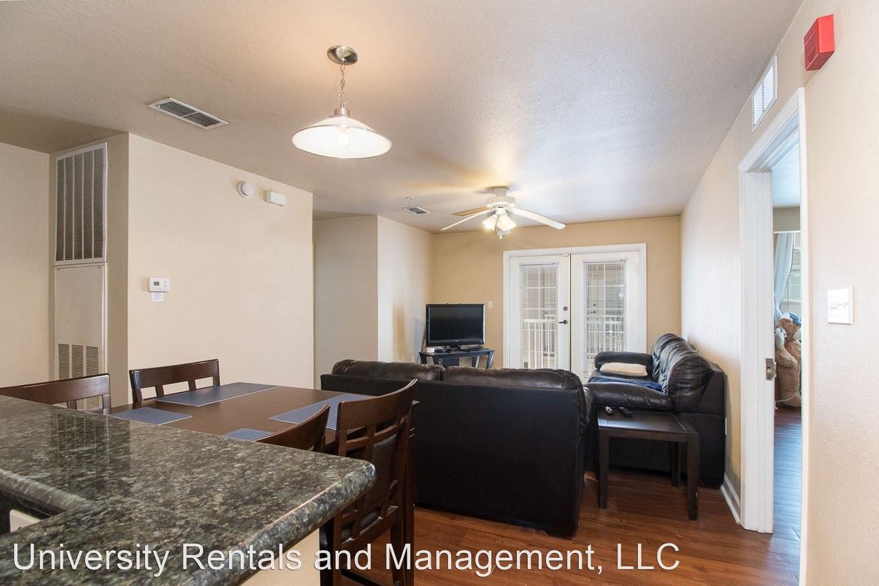 835 SW 9th Street - Photo 2 of 13