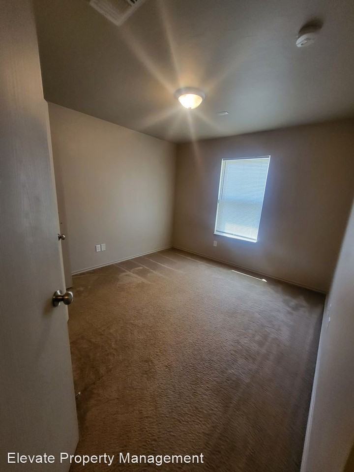 1817 Nw 148th St - Photo 3 of 14