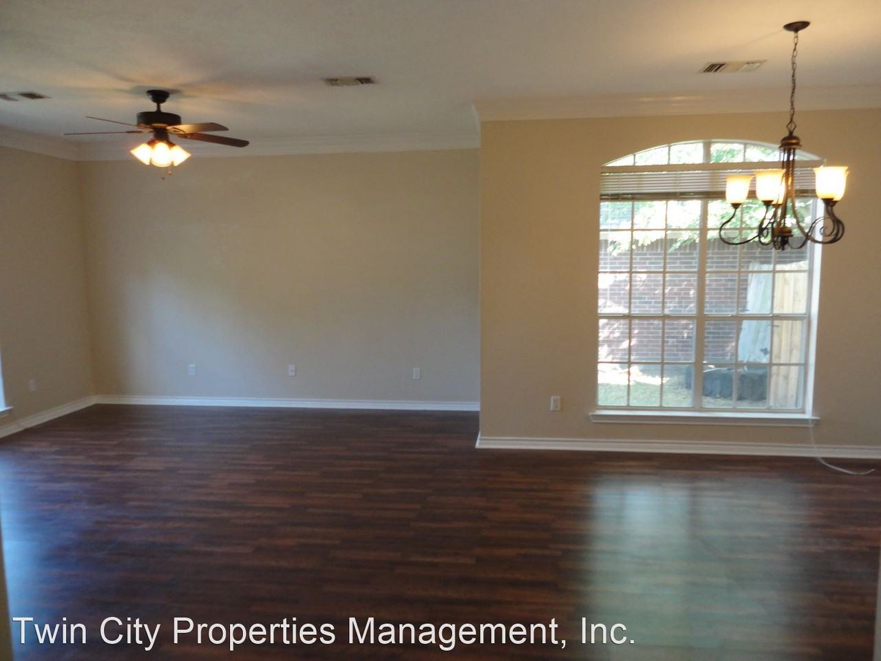 1712 Laura Ln - Photo 3 of 14