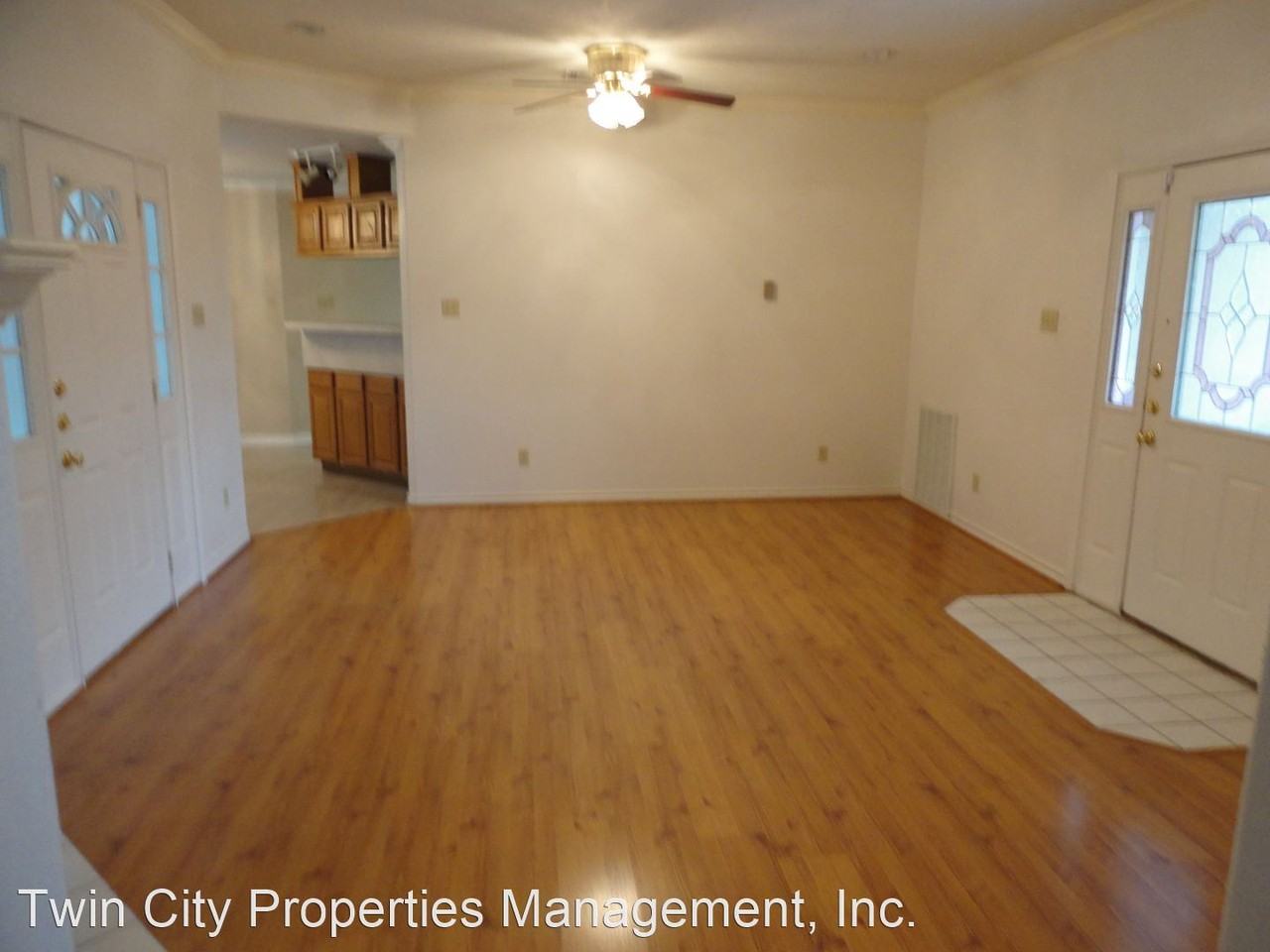 902 Holleman Dr - Photo 3 of 22