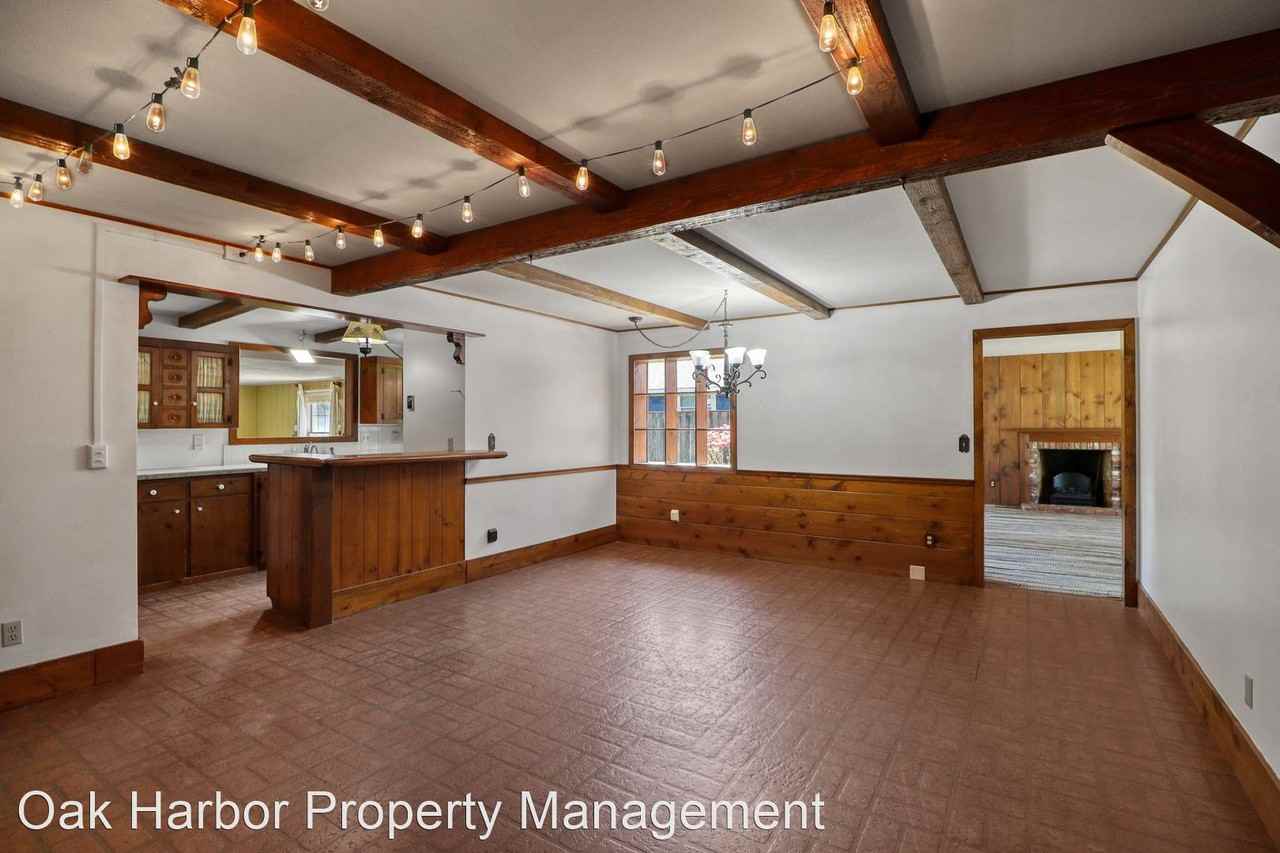 1976 Island View Rd - Photo 2 of 19