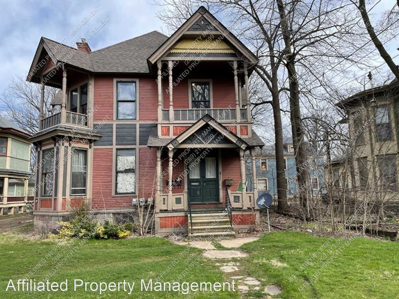 808 W. Kalamazoo - Photo 2 of 37