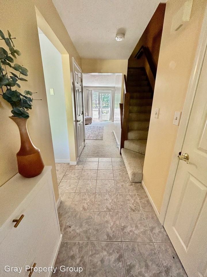 1 Hartshorn Pl #1 - Photo 2 of 16