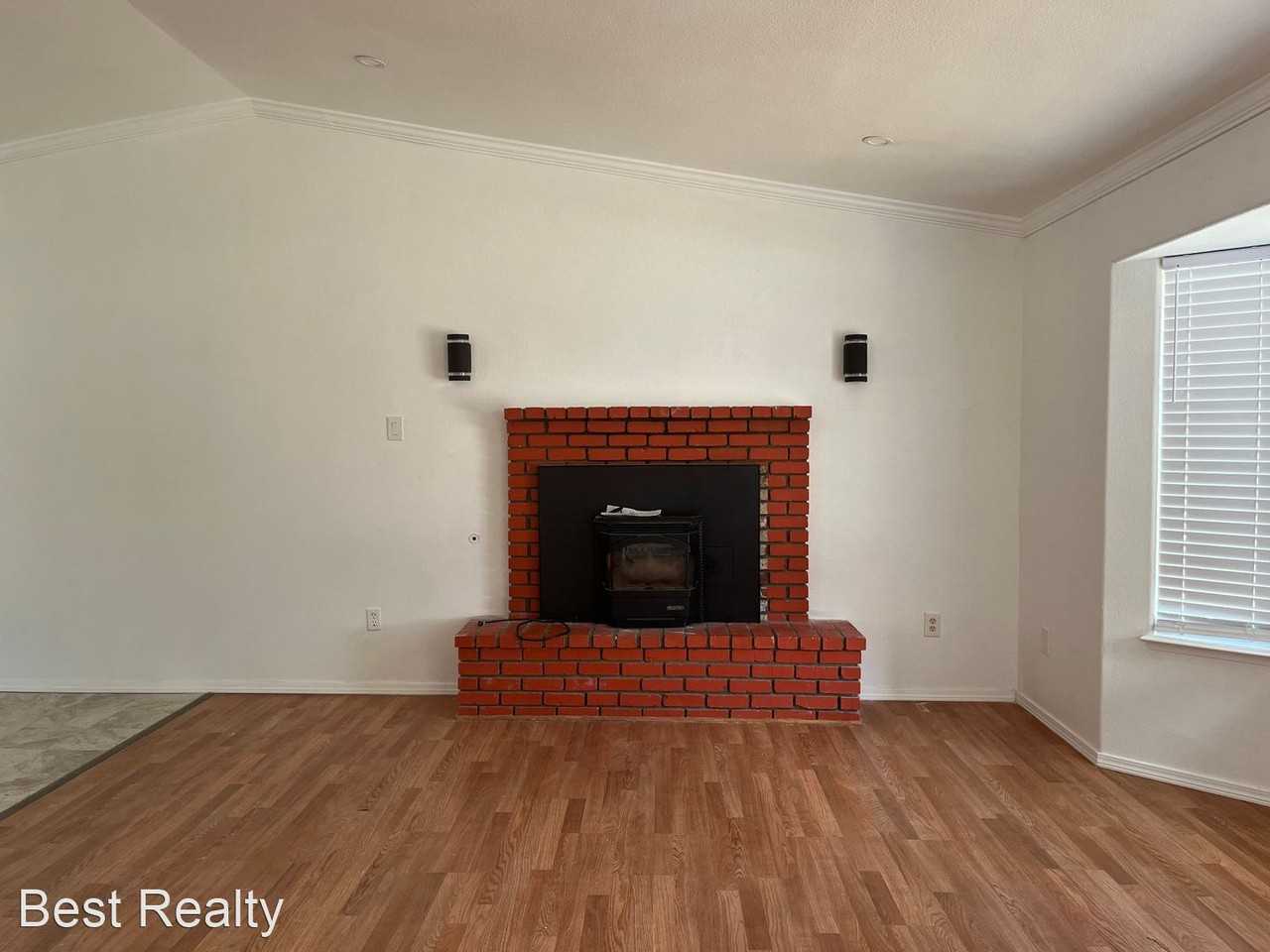 633 Las Colinas St - Photo 2 of 16