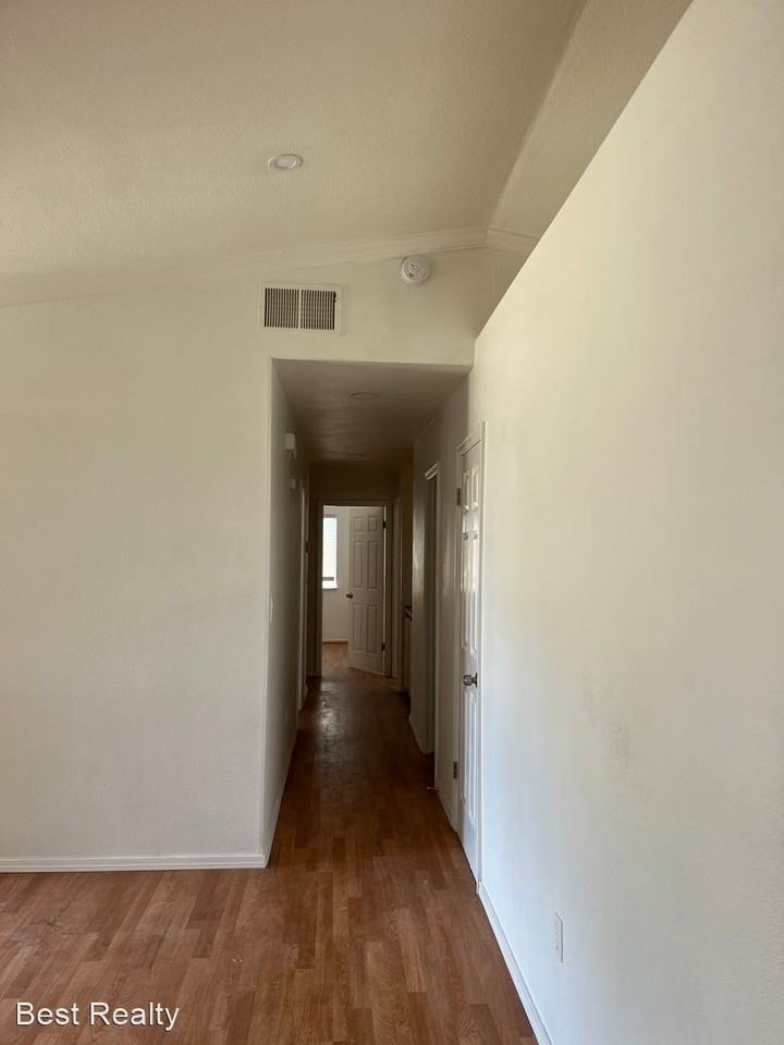 633 Las Colinas St - Photo 3 of 16