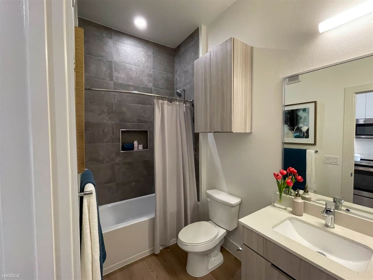 6910 Fannin St - Photo 3 of 6