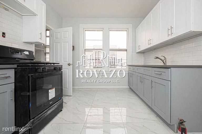 22 Ellis Ave - Photo 3 of 9