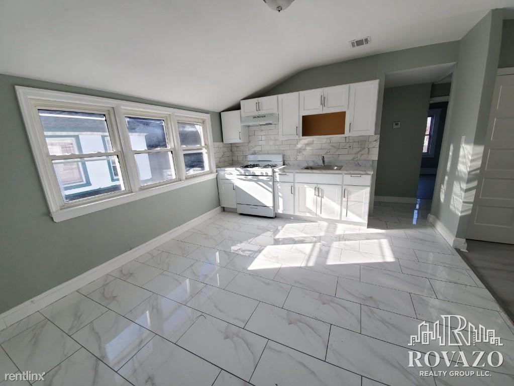 55 Sunnyside Ter - Photo 2 of 6