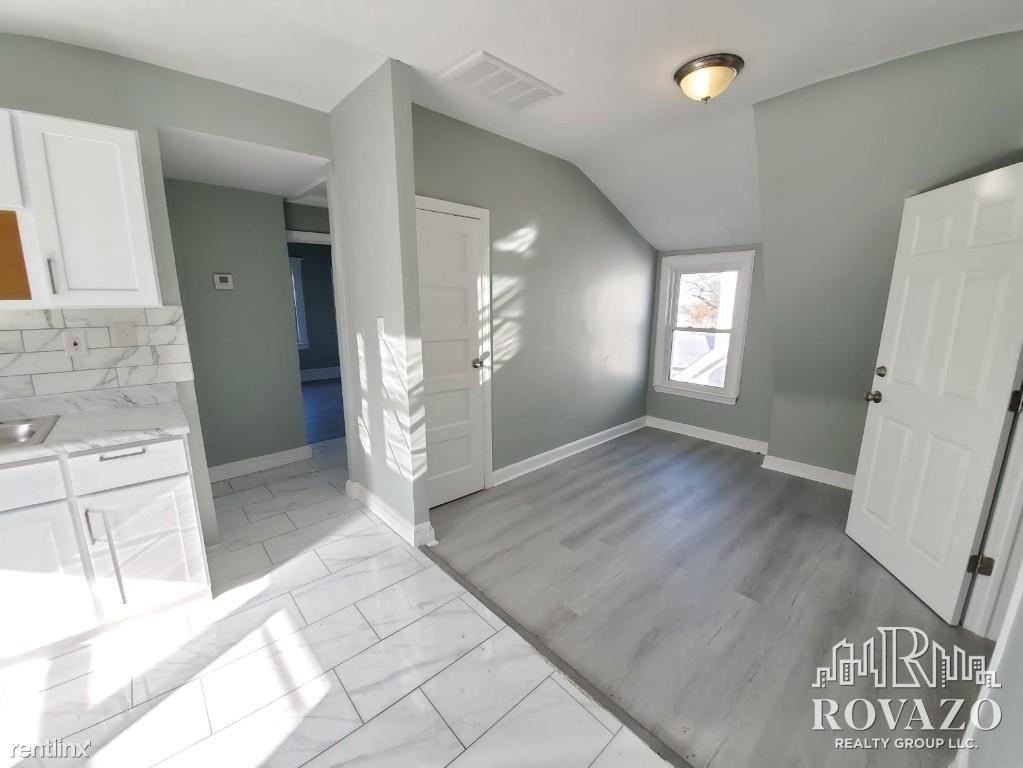 55 Sunnyside Ter - Photo 3 of 6