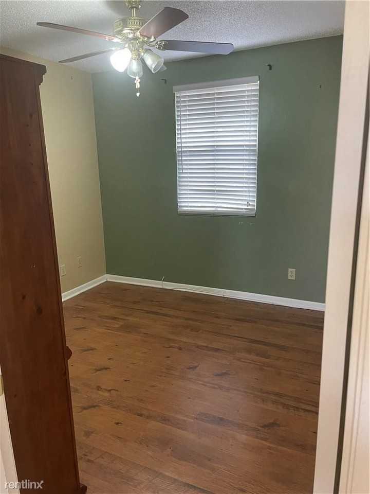 5871 Woodland Point Dr - Photo 3 of 10