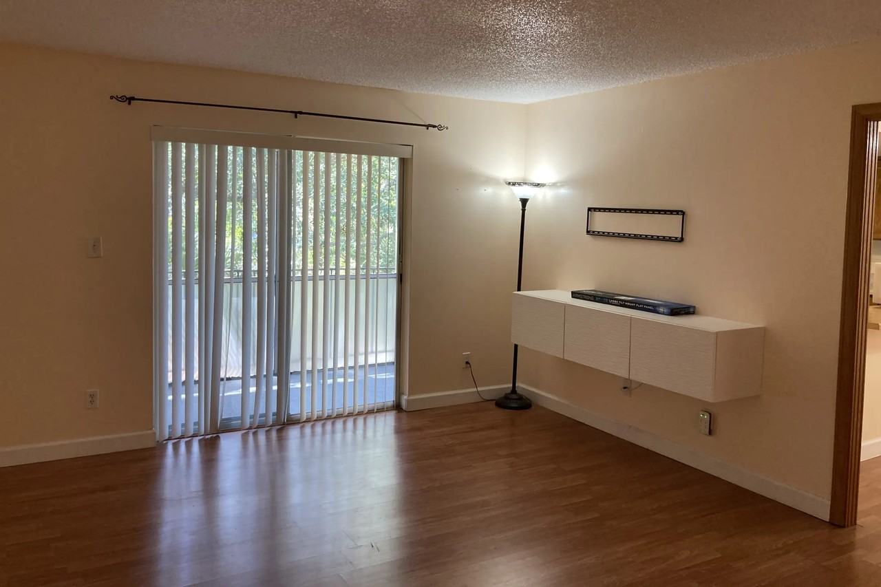 8500 13th St N Apt D - Photo 3 of 15