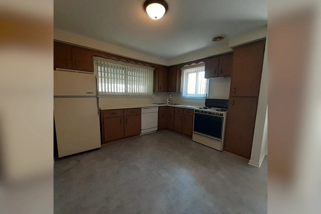 4938 Roosevelt Blvd - Photo 2 of 13