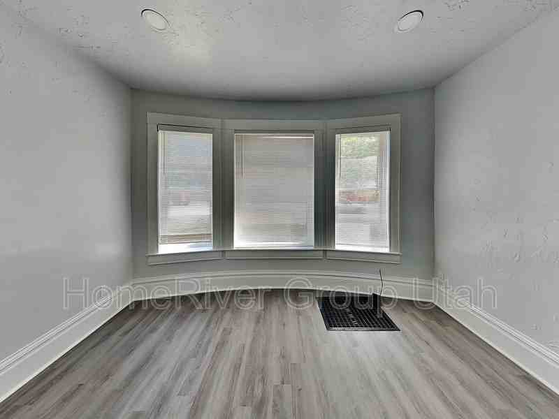 1277 Es #2 - Photo 5 of 17