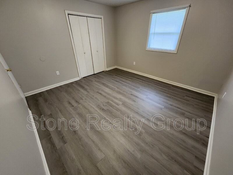 440 S Gilbert St #B - Photo 5 of 10