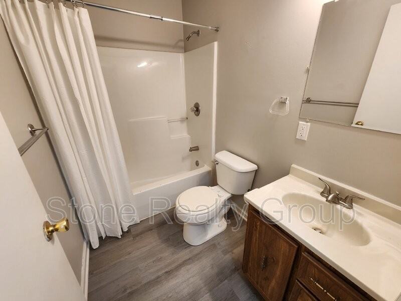 440 S Gilbert St #B - Photo 7 of 10