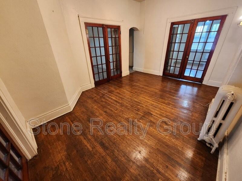 510 1/2 S 5th St - Photo 2 of 9