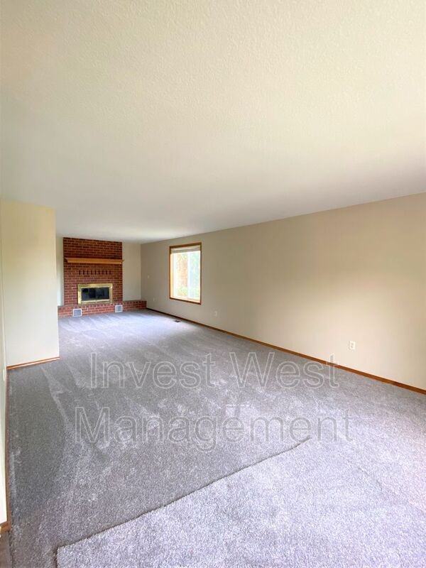 8511 Ne 66th St - Photo 4 of 24