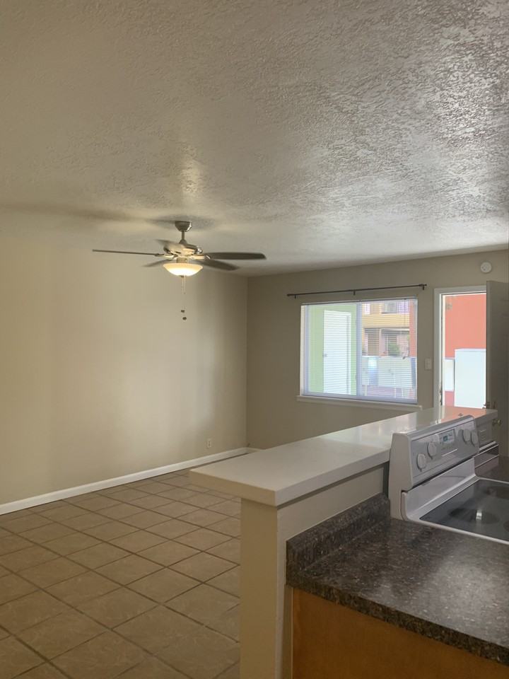 419 Monroe St Ne - Photo 6 of 26