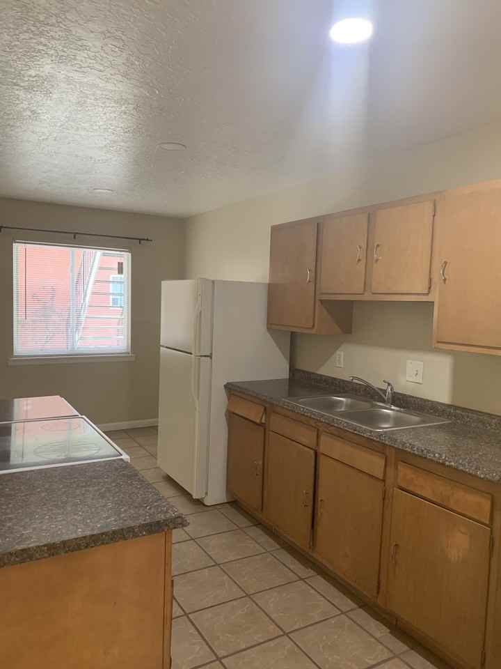 419 Monroe St Ne - Photo 6 of 25