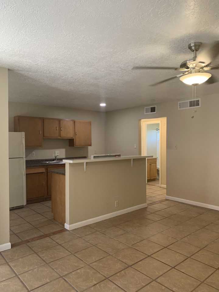 419 Monroe St Ne - Photo 5 of 26