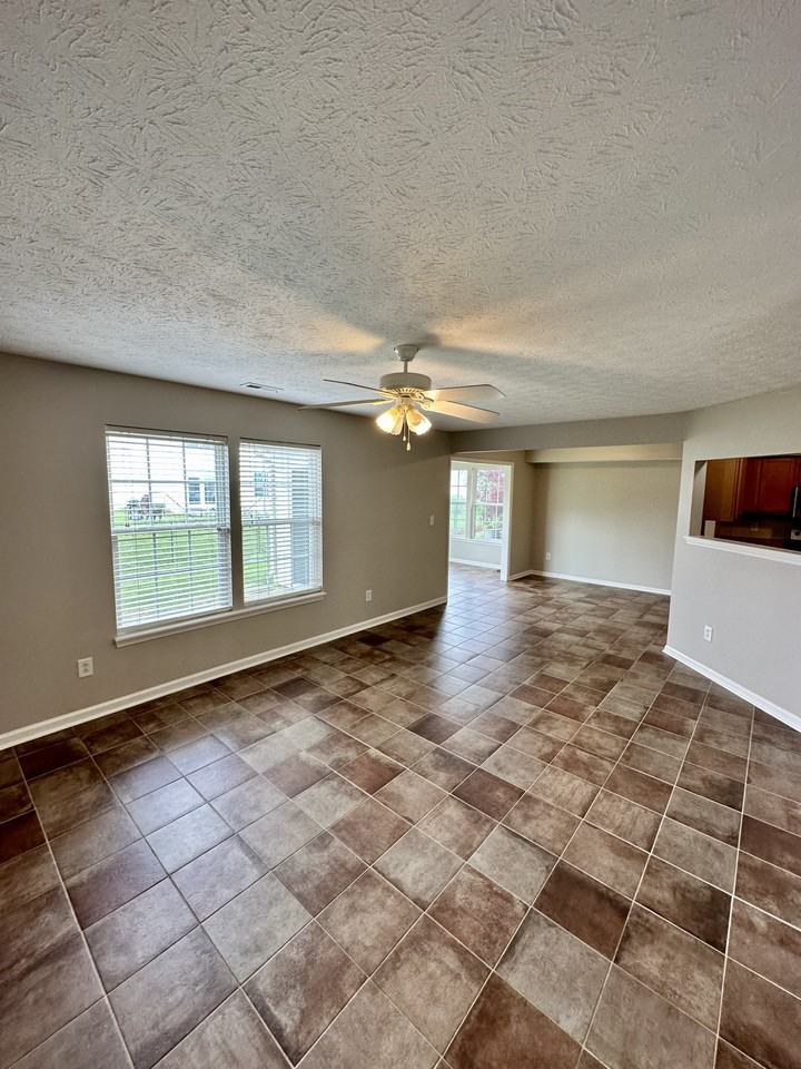 6559 Amherst Way - Photo 3 of 22