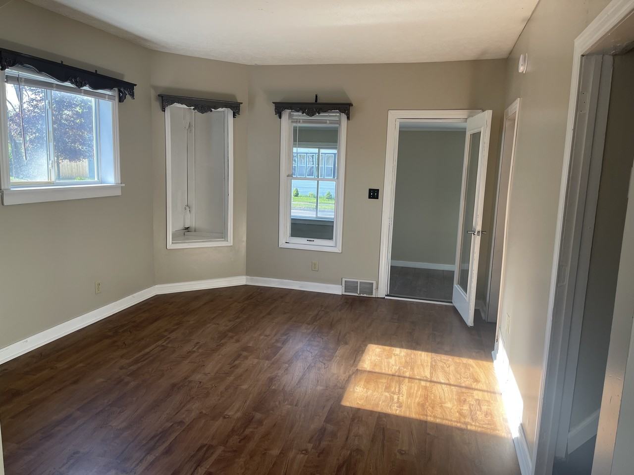 169 E 16th St - Photo 2 of 14