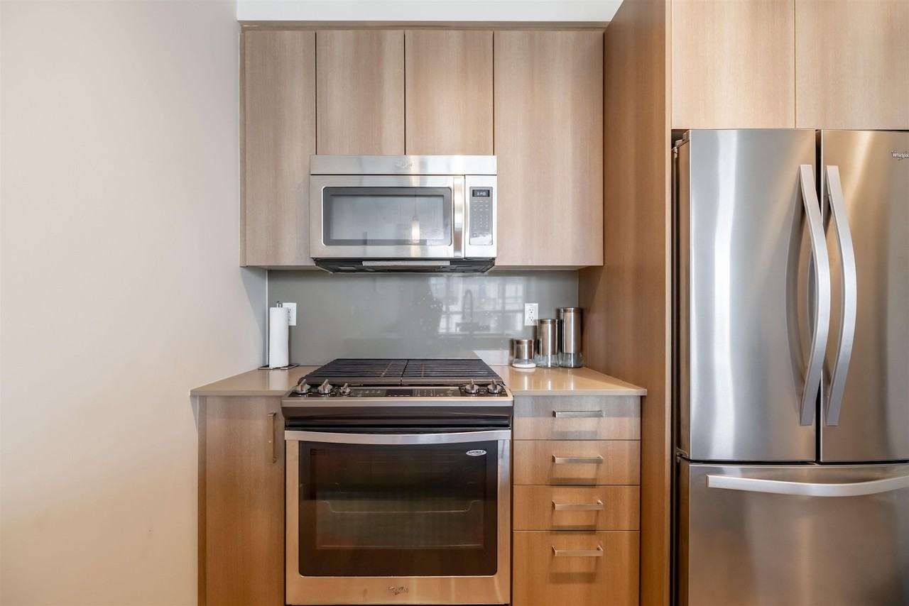 425 14th St - Photo 2 of 13