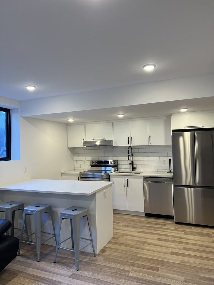 Normandy Crescent & Fisher Ave, Ottawa, ON K2E 5A4 4 Bedroom Apartment