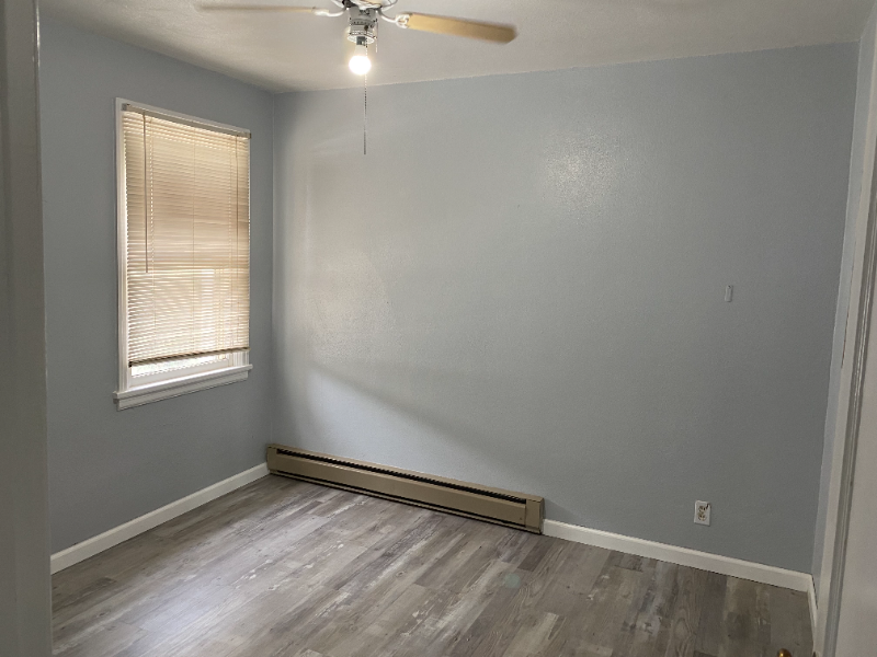 220 S Commercial Ave - Photo 3 of 6