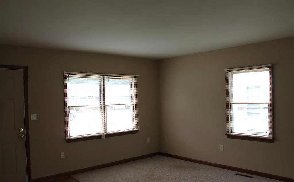 410 Fisher Ave #NA - Photo 3 of 5