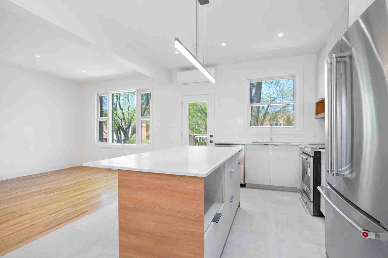 4577-4579 Hingston - Photo 3 of 31