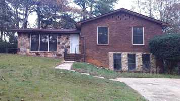 featured image of 2533 Shoemaker St