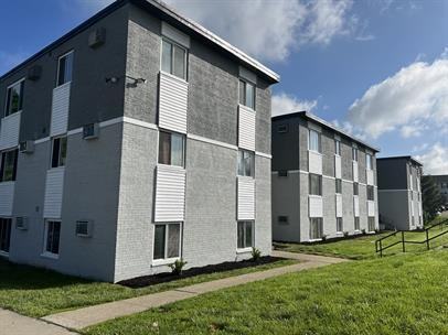 Avery Apartments, LLC - Photo 3 of 44