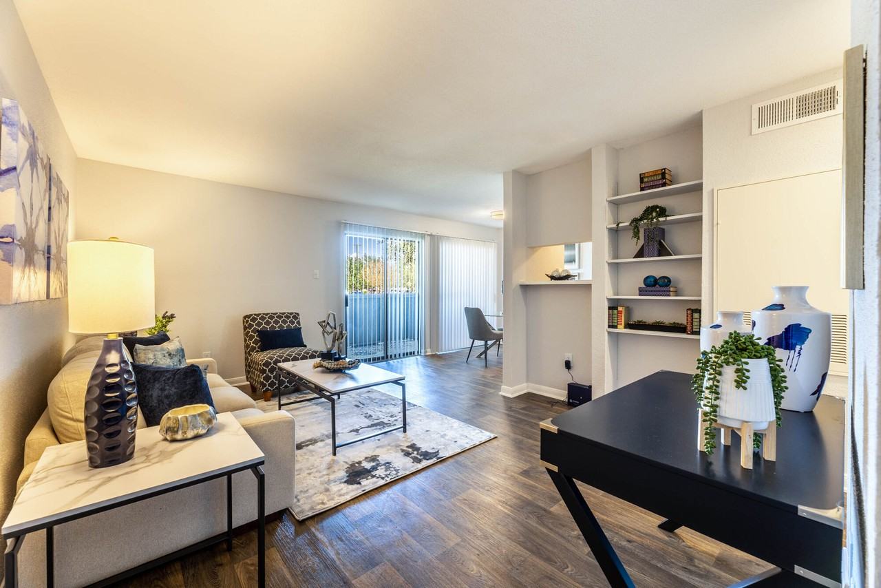 The Beverly at Clear Lake - Photo 6 of 36