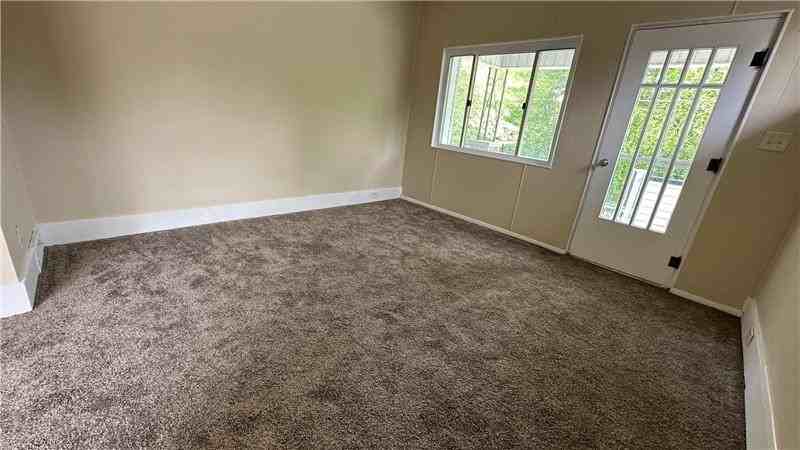 267 Gramercy Pl - Photo 2 of 12