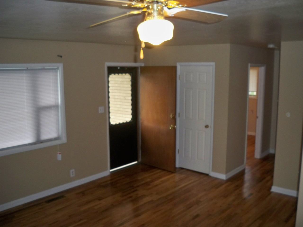 1611 Stover Street - Photo 3 of 8