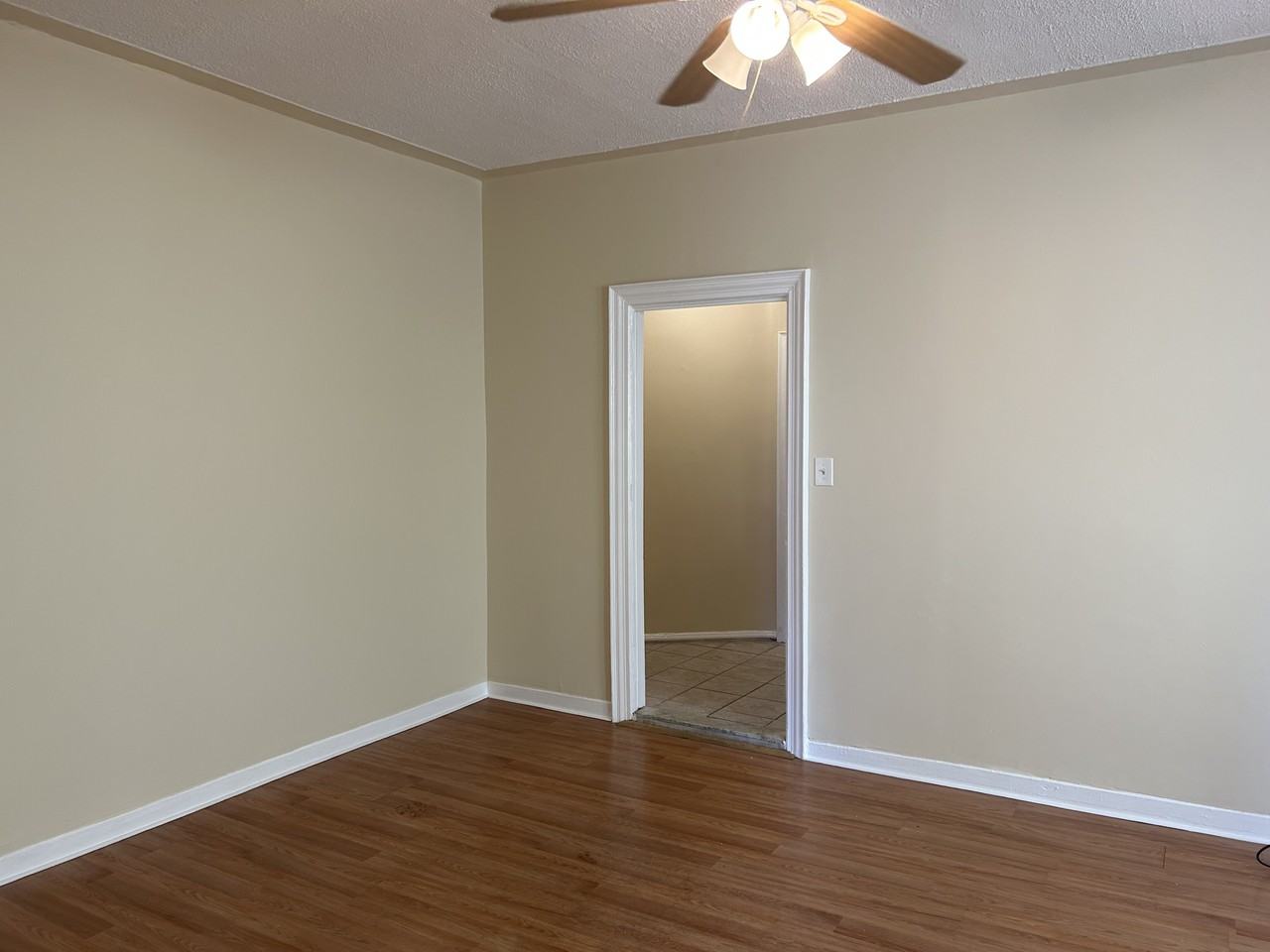 1754 West 1st Street #1 - Photo 3 of 6