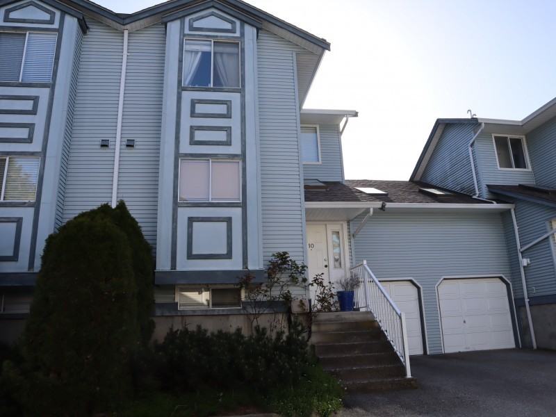 Willow Park 3, Very Spacious Townhouse Apartments 19252 119 Ave, Pitt