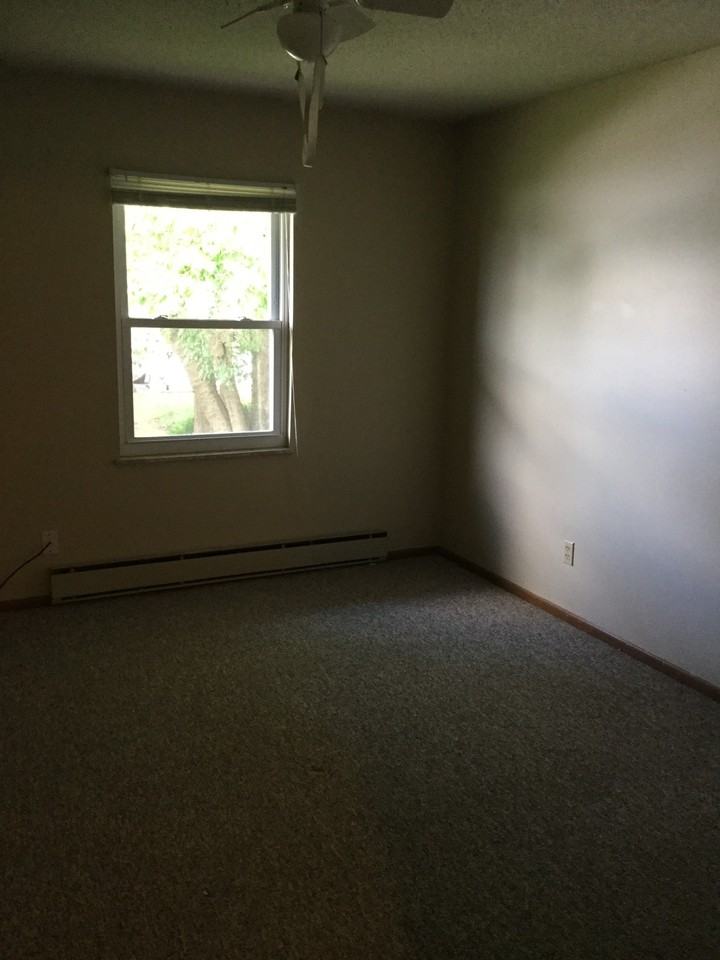 320A S Dement Ave #5 - Photo 3 of 9