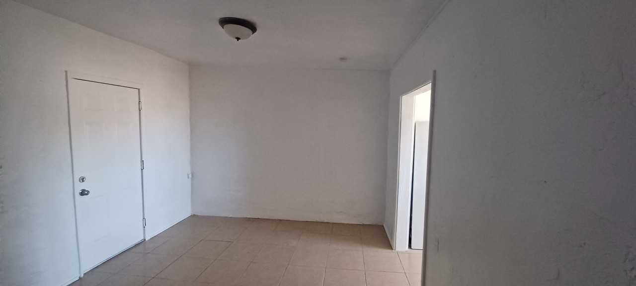 102 W Ohio St #2 - Photo 3 of 9